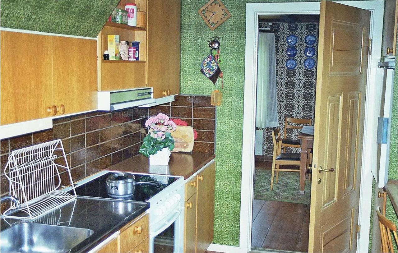 3 Bedroom Beautiful Home In Kristdala Malghult 外观 照片